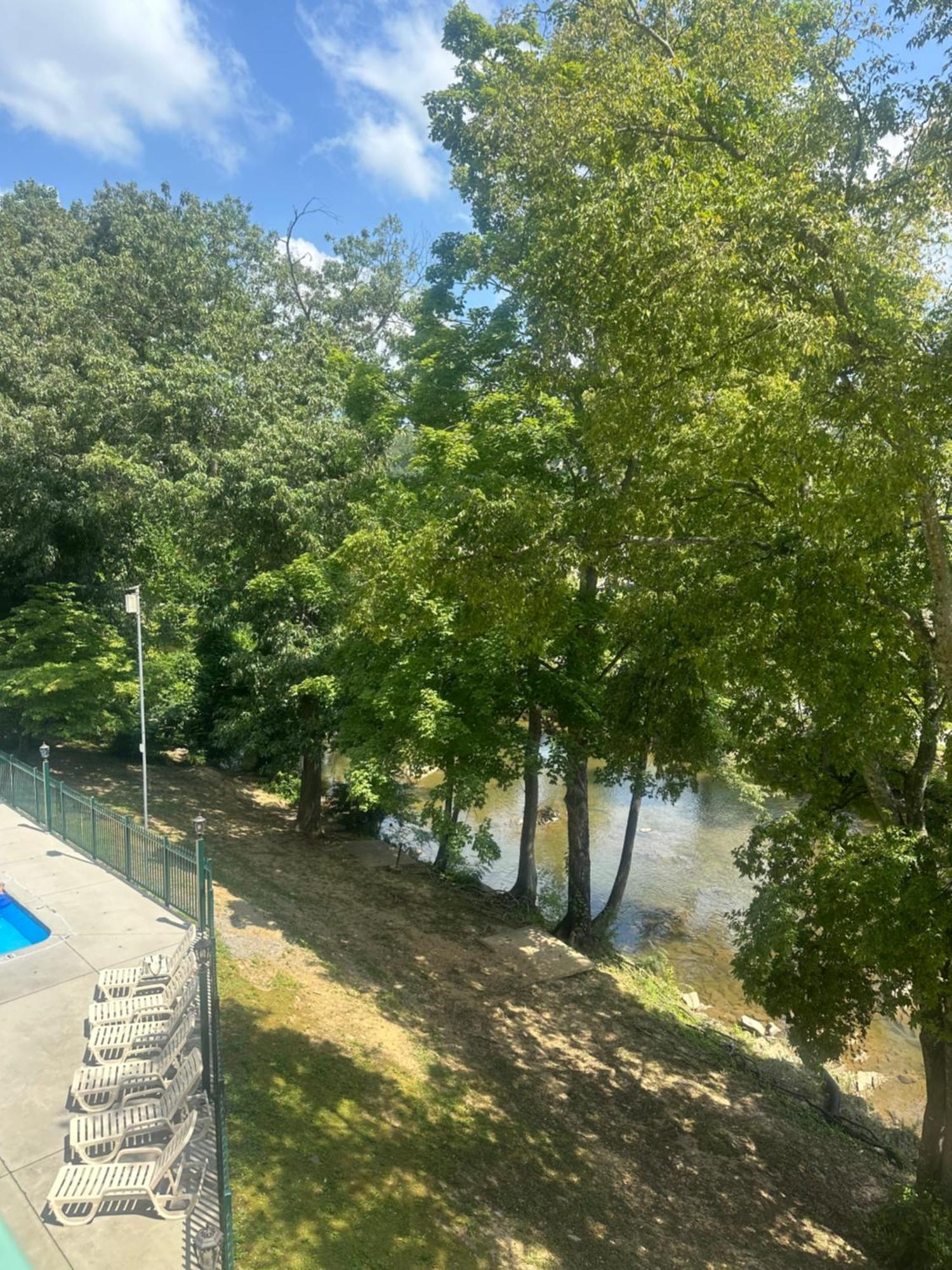 פיג'ן פורג' River Place Condos Riverside #309 1Bd מראה חיצוני תמונה